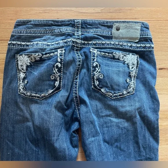 Silver Jeans Co. Tuesday Mid Straight Leg Jeans - Picture 8 of 11